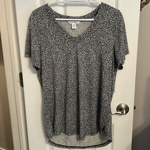 Athleta V-neck Cheetah Print Tee
